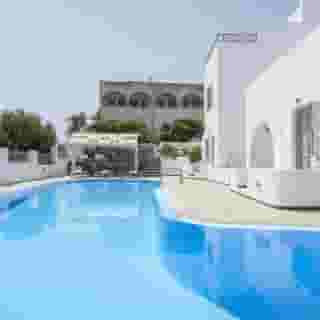 Nissos Thira, 3 of 5