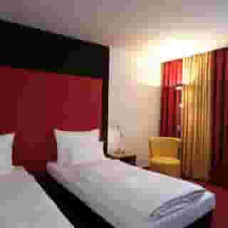 Hotel Senator, 3 of 5