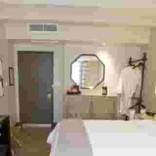 Hollywood Hotel, 4 of 5