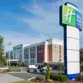 Holiday Inn Express and Suites Nashville Southeast, 3 of 5