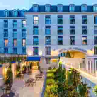 Le Versailles, 2 of 5