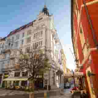 Royal Road Residence, 2 of 5