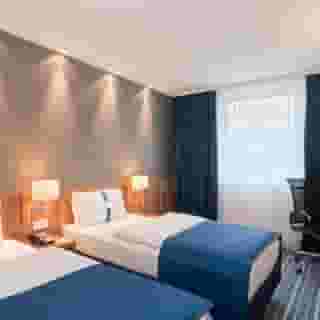 Holiday Inn Express London - Vauxhall Nine Elms, 2 of 5