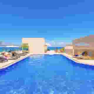 Archipelagos Residence, 2 of 5