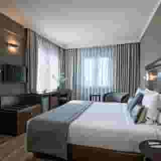 Porto Palace, 2 of 5