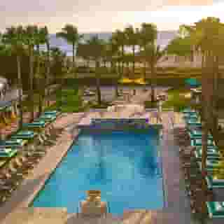 Kimpton Surfcomber Hotel, 1 of 5