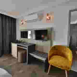 Ivy Hotel, 2 of 5