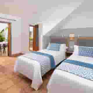 Sol Barbacan, 5 of 5