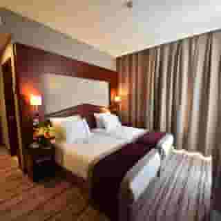 Taksim Gonen, 3 of 5