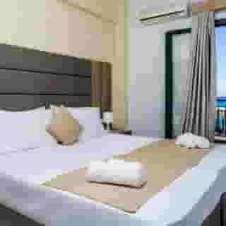Elmi Suites, 2 of 5