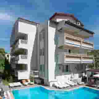 Amaris Apartments, 1 of 5