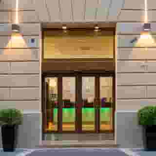 Des Artistes, 1 of 5