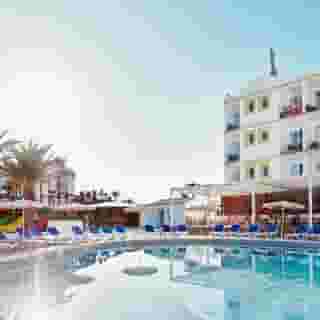 Globales Los Delfines, 5 of 5