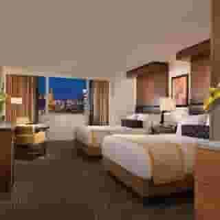 The Mirage, 4 of 5