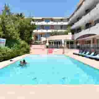 Park and Suites Elegance le Cannet, 2 of 5