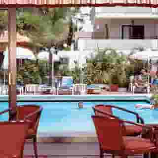 Don Manolito, 3 of 5