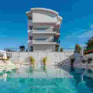 A Hotel Side, 5 of 5