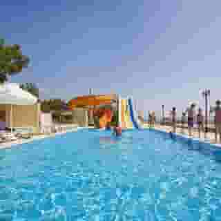 La Mer Hotel, 3 of 5