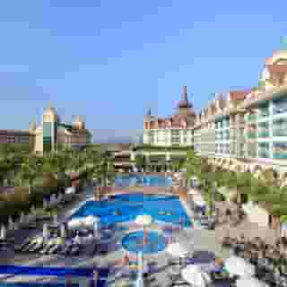 Side Crown Palace, 1 of 5