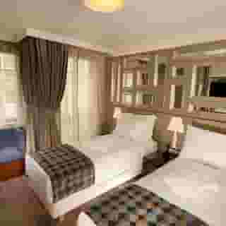 La Villa Hotel, 2 of 5