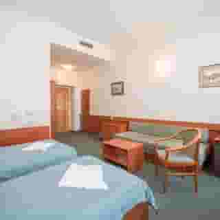 Alton Prague, 5 of 5