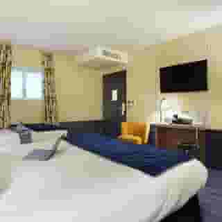 Hob Le Cheval Blanc, 2 of 5