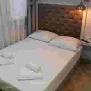 Good Night Hotel, 3 of 5