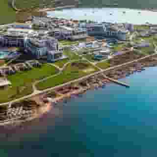 Anda Barut Collection, 1 of 5