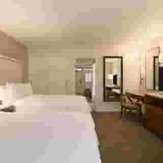 Embassy Suites by Hilton Scottsdale Resort, 2 of 5