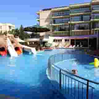 Sunny Day Club, 2 of 5