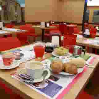 Le Petit Hotel, 4 of 5