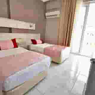 Pasahan Apart, 3 of 5