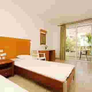 Coliseum Apartments, 5 of 5