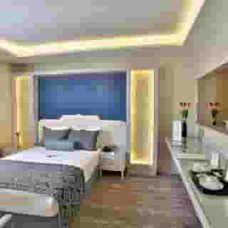 Hotel Zurich, 2 of 5