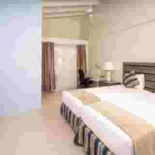 Time Out Hotel, 4 of 5