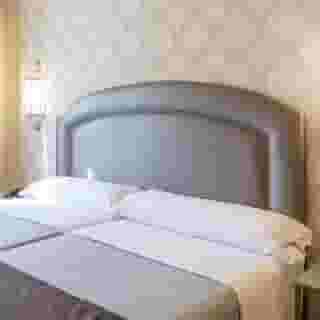 Macia Alfaros, 2 of 5