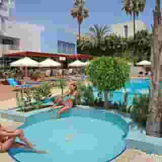 Okeanos Beach Hotel, 4 of 5