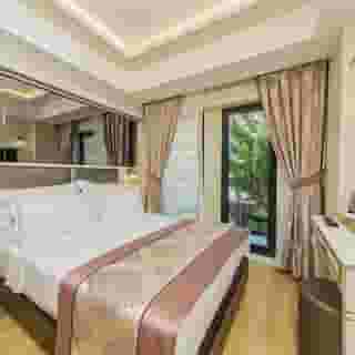 Grand Naki Hotel, 3 of 5