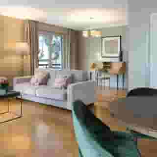 Warwick Reine Astrid - Lyon, 4 of 5