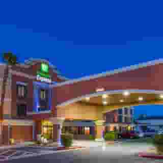 Holiday Inn Express & Suites Henderson, 2 of 5