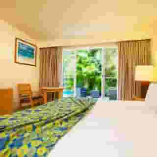 Krystal Vallarta, 3 of 5