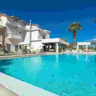 Canadian Hotel, 2 of 5