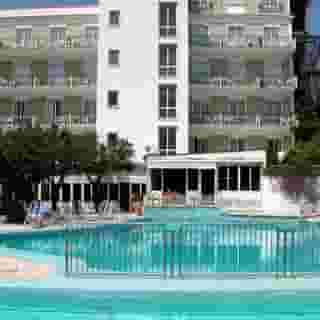 Carlton International, 2 of 5