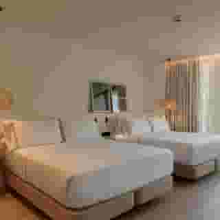 Elisabeth by the Sea, 4 of 5