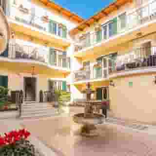 Aurelia Vatican Apartments, 1 of 5