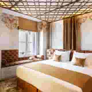 Gallery 37, BW Premier Collection, 5 of 5