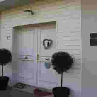 Le Temps des Hotes, 2 of 5