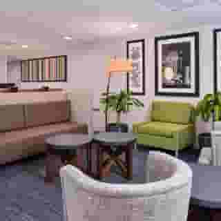 Holiday Inn Express & Suites Elgin, 3 of 5