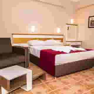 Comet Deluxe Hotel, 5 of 5