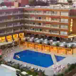 Grand Onder Hotel, 2 of 5